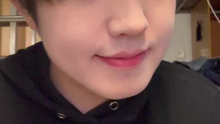 ลองท้าดื่มน้ำเชื่อมบ๊วยเขียวและฟันหลอ ท่องเพลง “หม่านเจียงหง” ของเย่ว์เฟย