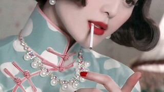 Apakah ini wanita cantik yang sendirian mencukur dagu wanita China?