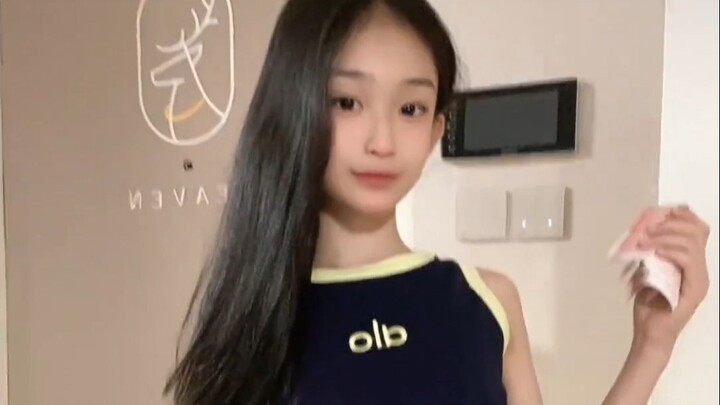 فتاة صغيرة بعمر 11 عامًا #طالبة رقص #بودينغ آي