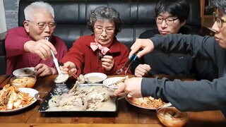 보약이 따로있나? 엄나무 닭백숙에 배추 겉절이 먹방~! Whole Chicken Soup Mukbang / Korean Food Recipes