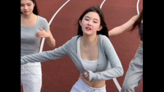 操场学姐的双倍快乐