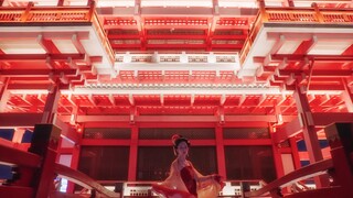 Mây tưởng dáng áo, hoa nhớ nhan sắc