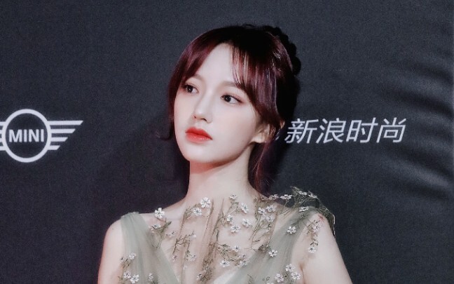 [Cheng Xiao] Attention to detail reveals one’s character—such a polite, angelic sister! A once-in-a-