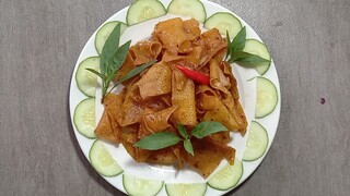 lá hoành thánh sốt cay. rất hao cơm