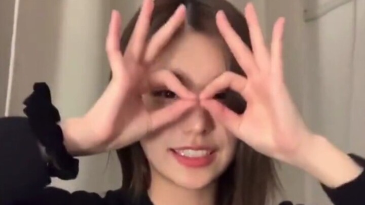 ITZY’s Ryujin covers NMIXX’s choreography hand gestures! She was Jinni’s dormmate during their train
