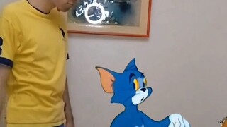 Interpretasi kehidupan nyata dari Tom and Jerry membuatku tertawa setengah mati