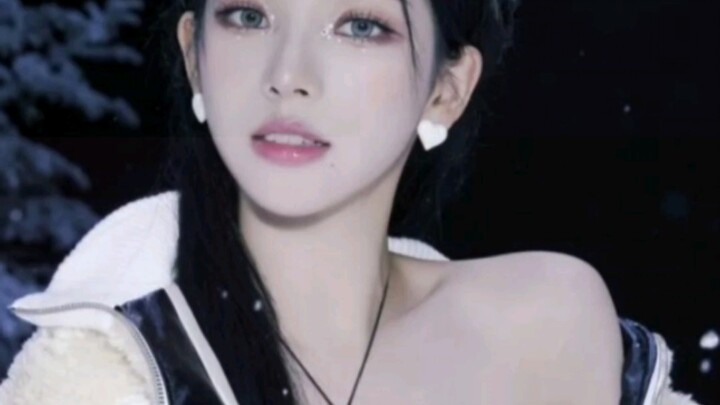 Duang! Duang! Duang! Sister Liu, the lead dancer, exudes ultimate stage charisma!