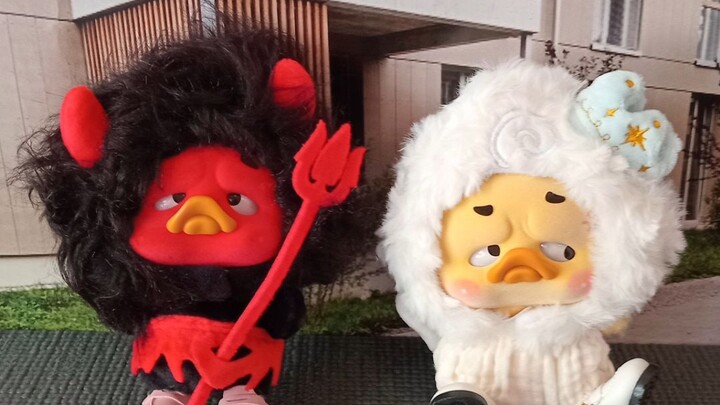 Secret V6 ( Proud Angel Duck ) & Scorchbrow Devil Duck