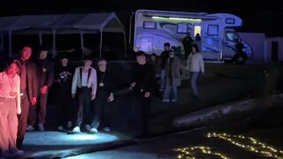 檀健次这绝对多多少少喝了点儿，那懵懵的样子准没错了，看样子，喝了不少哈哈哈，开心的像个孩子