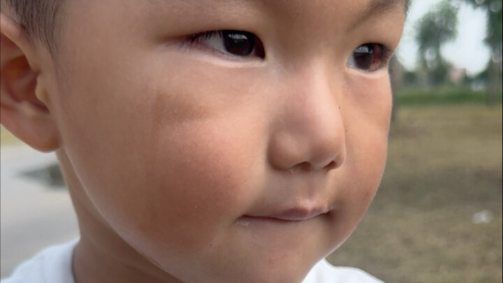 ยามหมู่บ้านตัวน้อยคนนี้ช่างน่ารักจริงๆ!