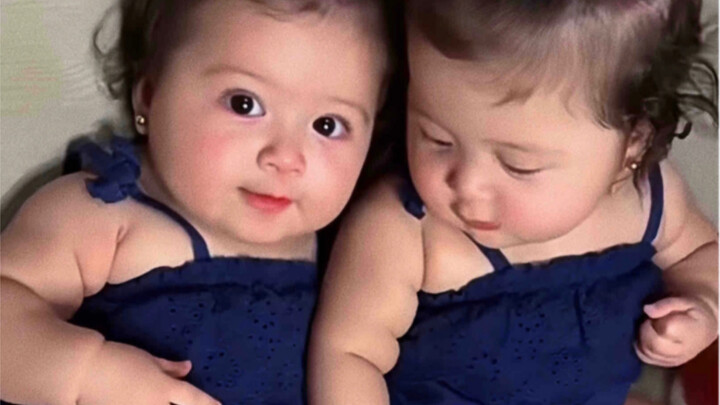 （ตัวอักษรภาษาอังกฤษ）จูเลียตถ่ายหนักขนาดใหญ่ต่อหน้าทุกคนอย่างเต็มที่