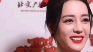 [Dilraba Quick Questions and Answers] [You Are My Glory 35 Days After Filming] Xiao 8's painting ski