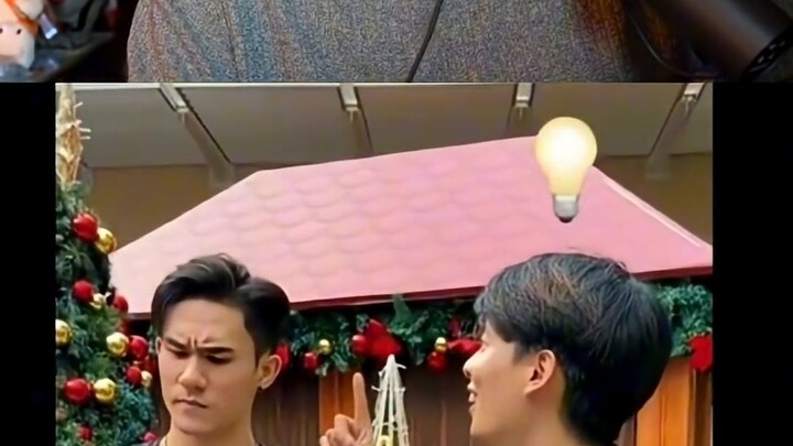 คุณครูบอกว่า “การชี้คนด้วยนิ้วเดียวถือว่าไม่สุภาพ ดังนั้นฉันจึง”