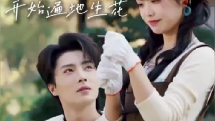 Perlahan-lahan hati dingin sang CEO dicairkan oleh gadis itu, dan ia pun berdiri kembali