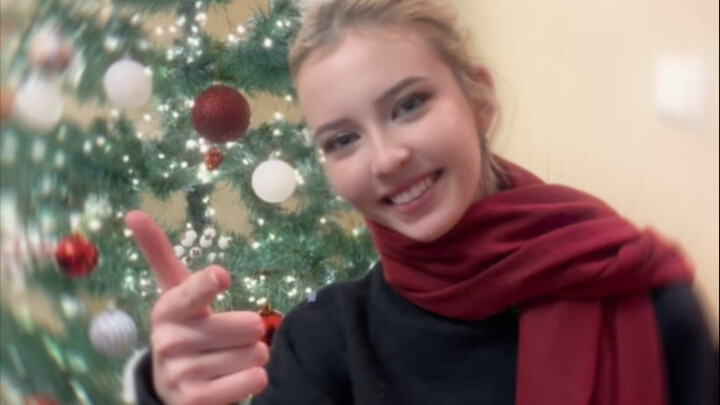 Tahun Baru di Rusia: Minum Bareng Kakak Ipar Amerika, Masak Daging untuk Merebut Hati Si Gadis.