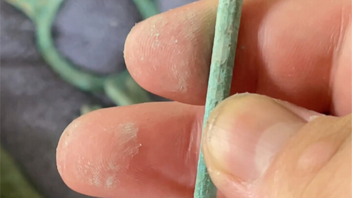 No need to show my face—I’ll still be unforgettable at first sight!