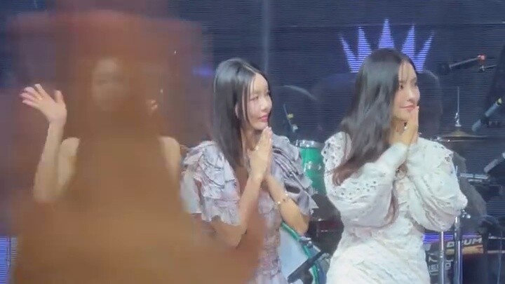 งานแจกลายเซ็นหนังสือของ T-ara ที่มีสมาชิก 3 คนในเซี่ยงไฮ้