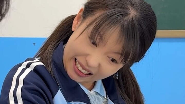 Dayue: Ah~ buddy~ I've got eagle-like strength in my right arm!