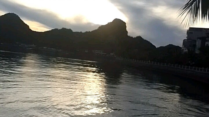 Hoàng hôn trên biển