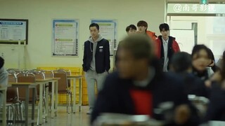 这个男生让我真真正正的了解了痞帅这个词。