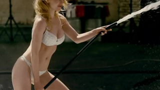 Iklan Snickers yang seksi