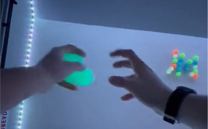 مبهج ومدمن للعب!