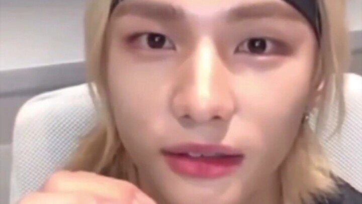 Fan avatars belong to another “bean,” and Hwang Hyun-jin kicks off the “green tea” act: pupils in to