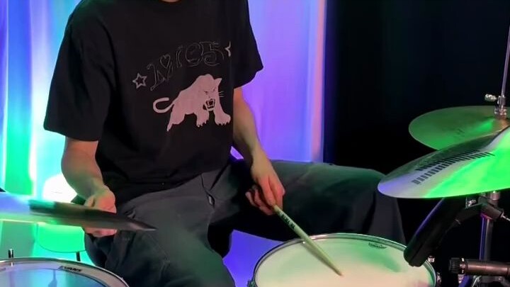Thế này... breakcore đúng là bốc lửa thật