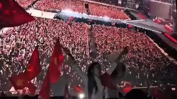 đất nước trọn niềm vui