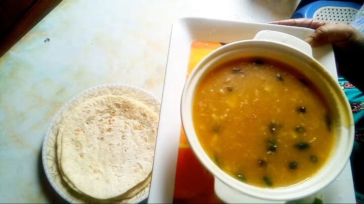 সকালের নাস্তায় রুটি ও আলুর দম রেসিপি