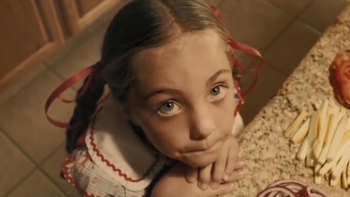 [3 horror short videos] A disabled man secretly took photos of the girl across the street; a little 