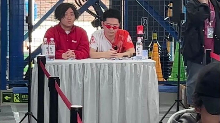 Pertama kali menjadi tamu acara komik, pihak penyelenggara sangat puas