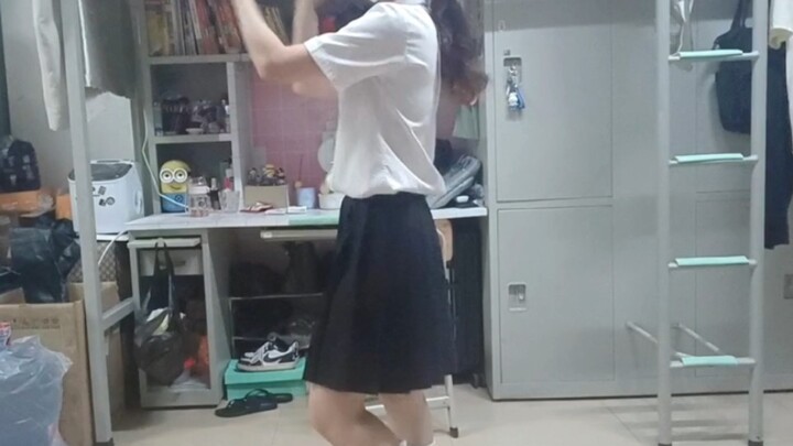 رقصة "الحب" المترجمة بشكل سطحي، استنزفت طاقتي لدرجة أنني توقفت عن المحاولة تمامًا لاحقًا هههه، الرقص