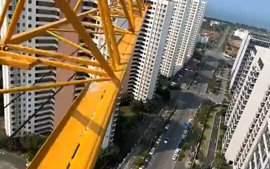 Rutinitas Crane Menara