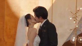 Cinta lamanya kembali! CEO dingin rela habiskan miliaran demi lindungi gadis