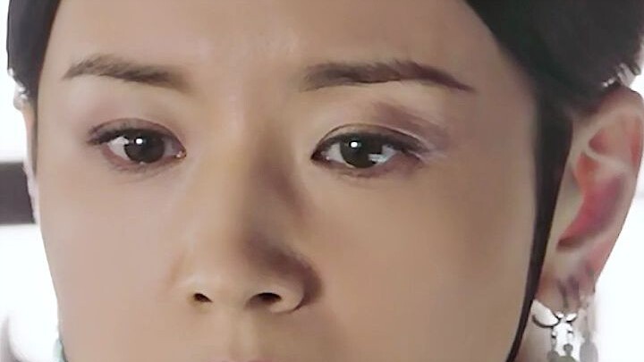 As soon as Gao Xiyue leaves, Lang Hua immediately asks Ruyi why she’s not wearing her bracelet—and i