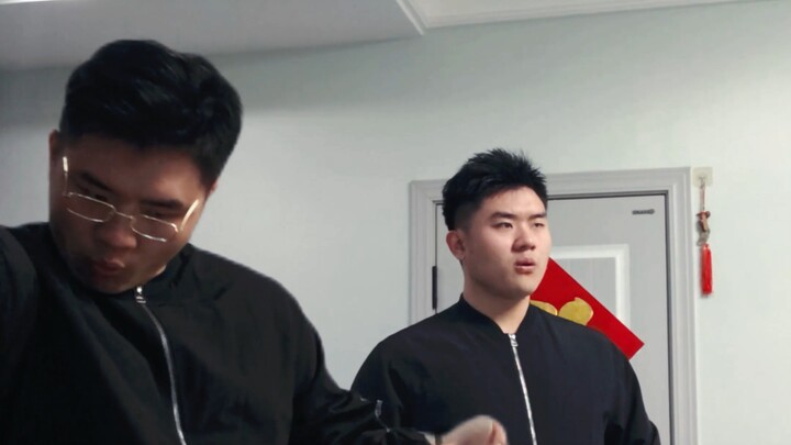 เมื่อแสร้งทำเป็นผู้บริหารเข้าโรงเรียนแล้วถูกหลงเชื่อว่าเป็นของจริง