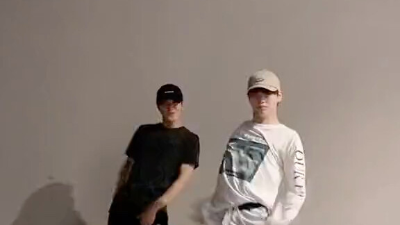 【CRAVITY 宋亨俊 金太煐】街头男战士LAW tiktok challenge！力度绝了 全能莱宝宝