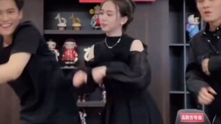 Da Yang is getting crazier and crazier; even Xiao Yang can't stand it anymore #CrazyXiaoYang