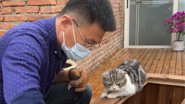 It’s not all good when your husband’s too diligent—he just wears clothes out so fast. While others m