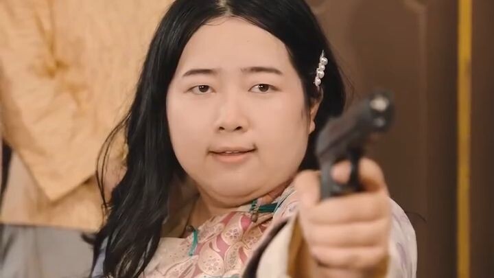 [เต็มเรื่อง Full] หญิงสาวเจ้าหน้าที่ศุลกากรตรวจพบระเบิดทะลุมิติไปในนิยายมาเป็นตัวประกอบฮูหยินหมูอ้วน