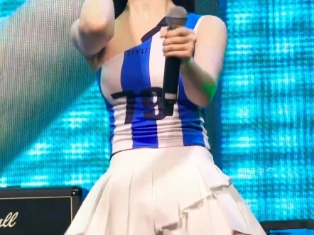 Haven’t listened to “My Bag” in ages—Shu Hua is truly beautiful! #WatchingTheLiveWithCandy