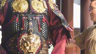 How did a general who was more than two meters tall in ancient times wear armor weighing eighty kilo