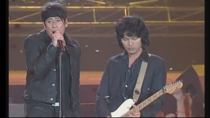 อมพระมาพูด (LIVE VERSION) เบิร์ด ธงไชย Feat.เสก โลโซ