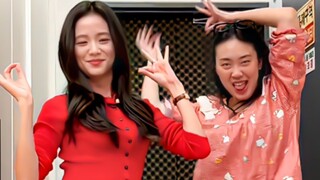 Video thử thách nhảy hoa của Kim Ji Soo & Lee Young Ji