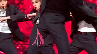 【Huang Yintuo】《Kembali ke bawah》Video stand-alive dengan rumbai gantung 221209 Music Bank