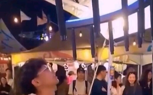 Đáng ghét quá, bị hắn lừa rồi.