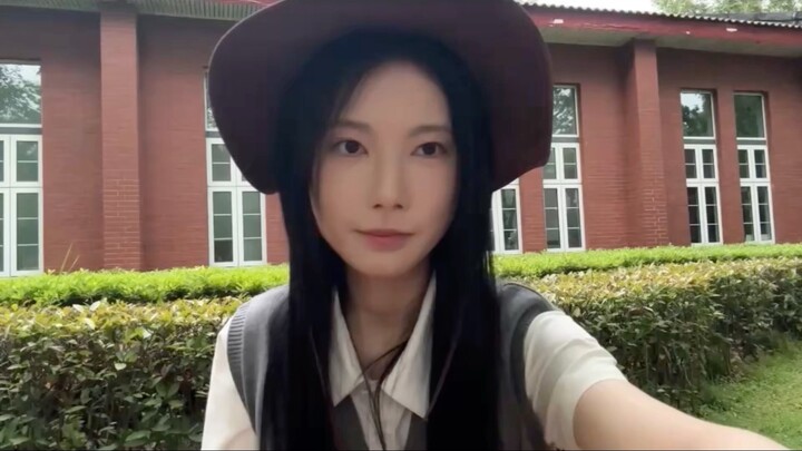 “Họ ném bùn vào tôi, còn tôi dùng bùn ấy để trồng sen”