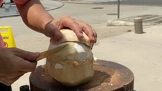 Friends who like to eat coconut eggs, come and have a look! Come to Hainan and find the blogger, and