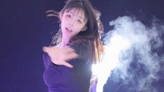 【鱼子酱】《Queencard》常服套装 直播跳舞录屏